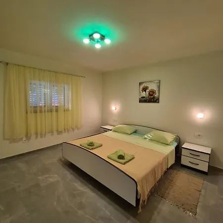 Apartamento Kresan Sukošan